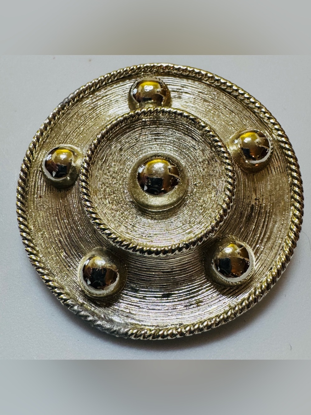 BSK silver tone circle brooch - Picture 4 of 4